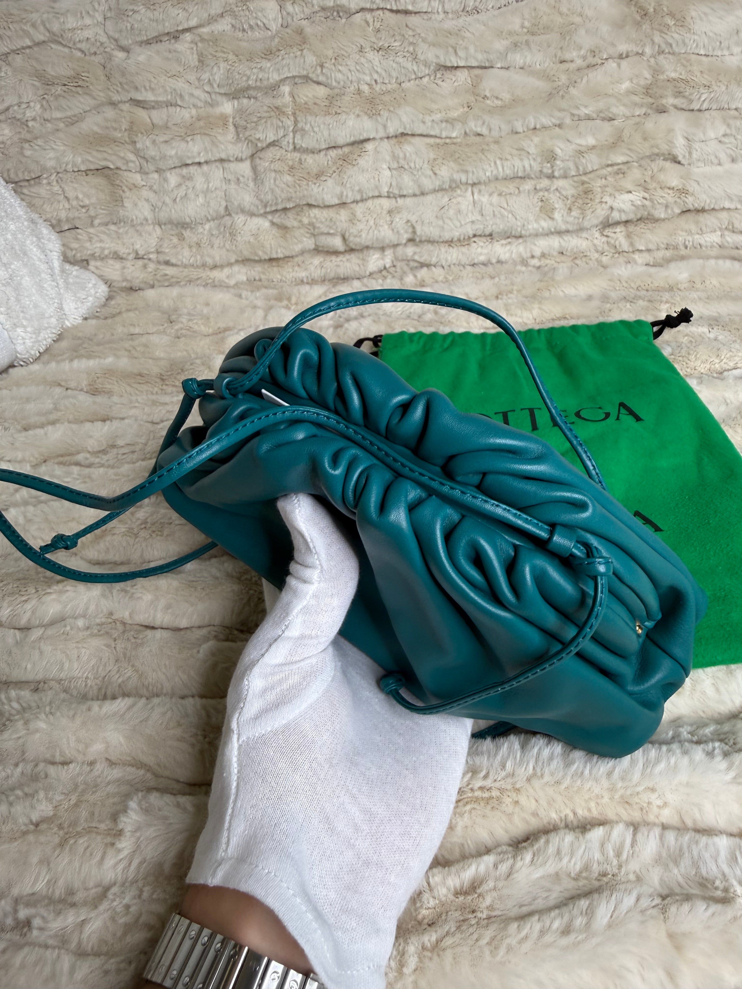 Bottega Veneta Mini Pouch Bleu Canard