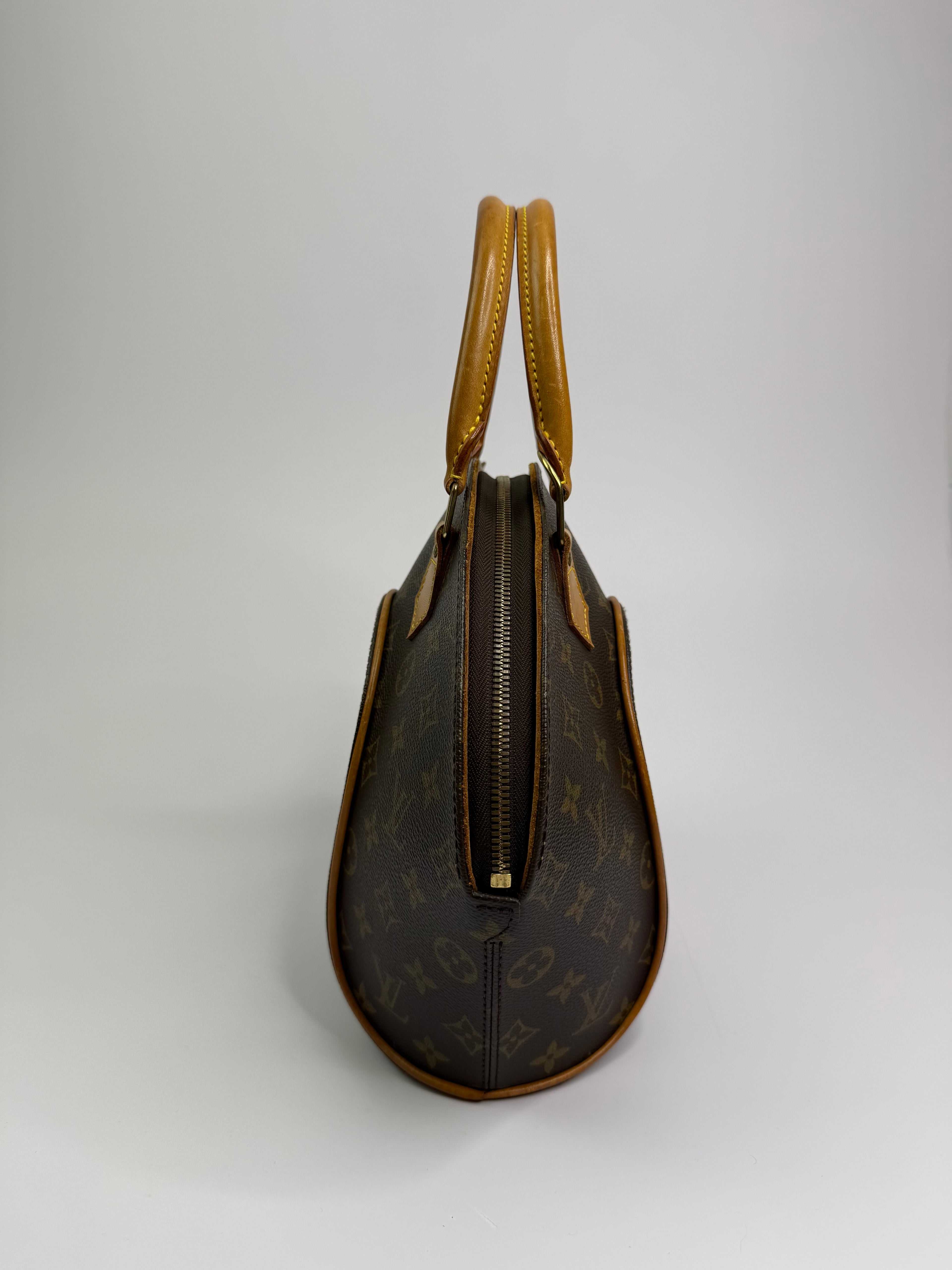 Louis Vuitton – Ellipse MM