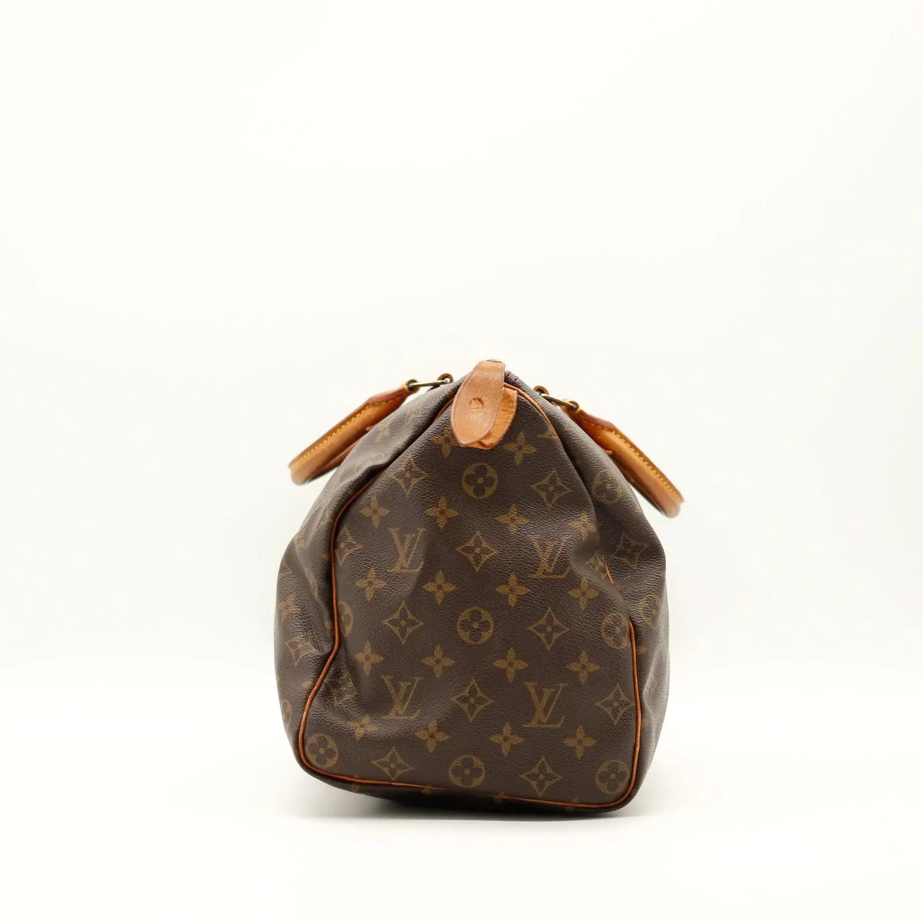 Sac Louis Vuitton Speedy 35 en toile Monogram, sac de luxe d’occasion authentique disponible chez Sorayae.
