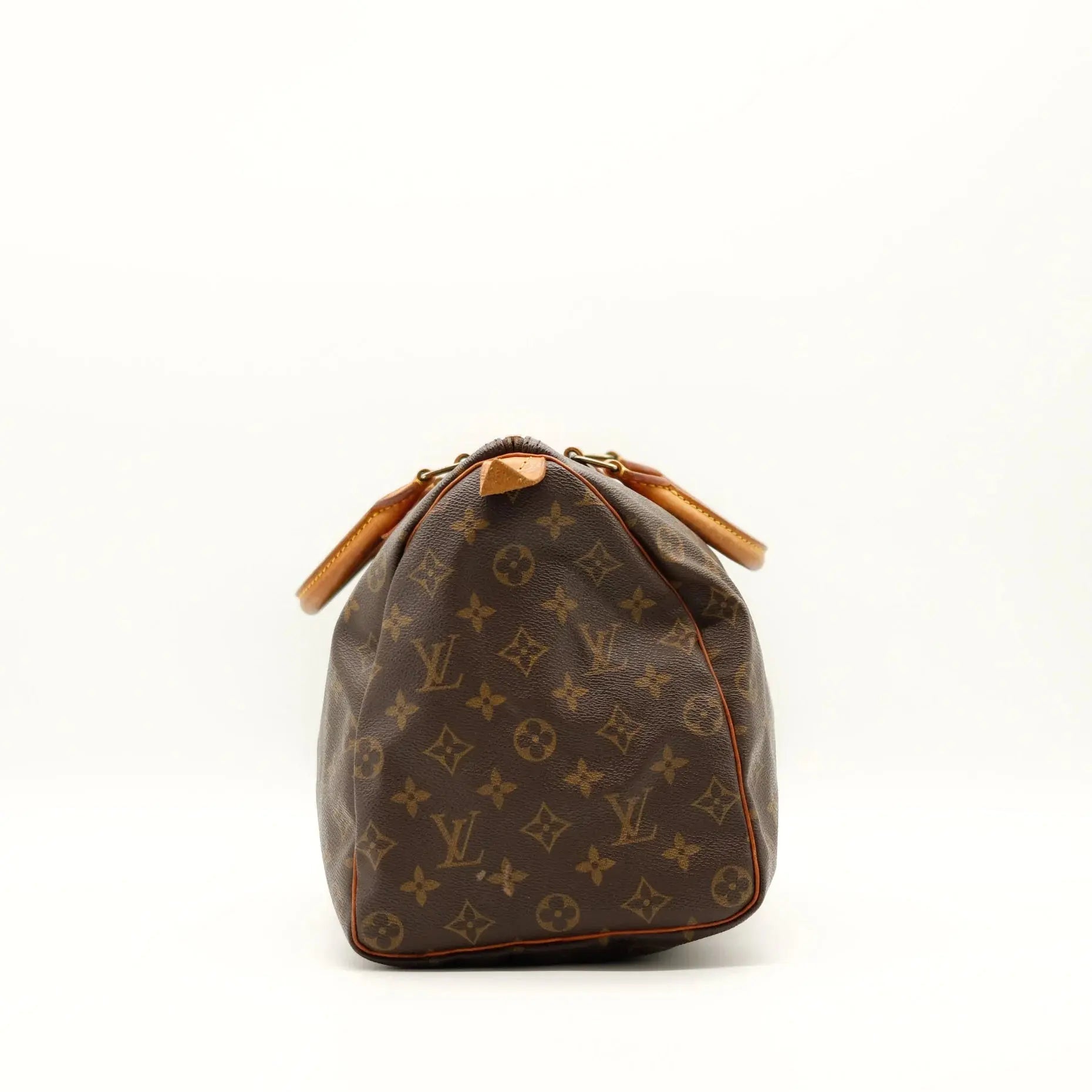 Sac Louis Vuitton Speedy 35 en toile Monogram, sac de luxe d’occasion authentique disponible chez Sorayae.
